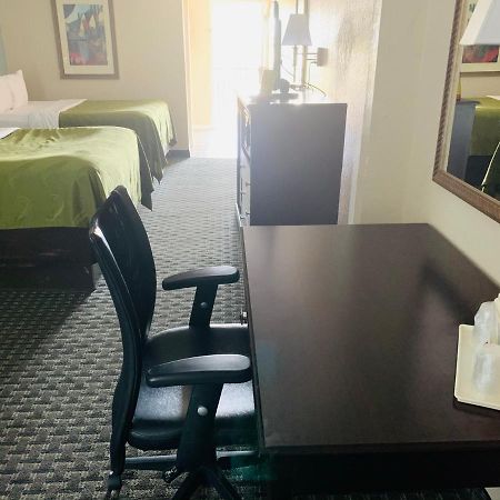 Quality Inn & Suites מיראמר ביץ' מראה חיצוני תמונה