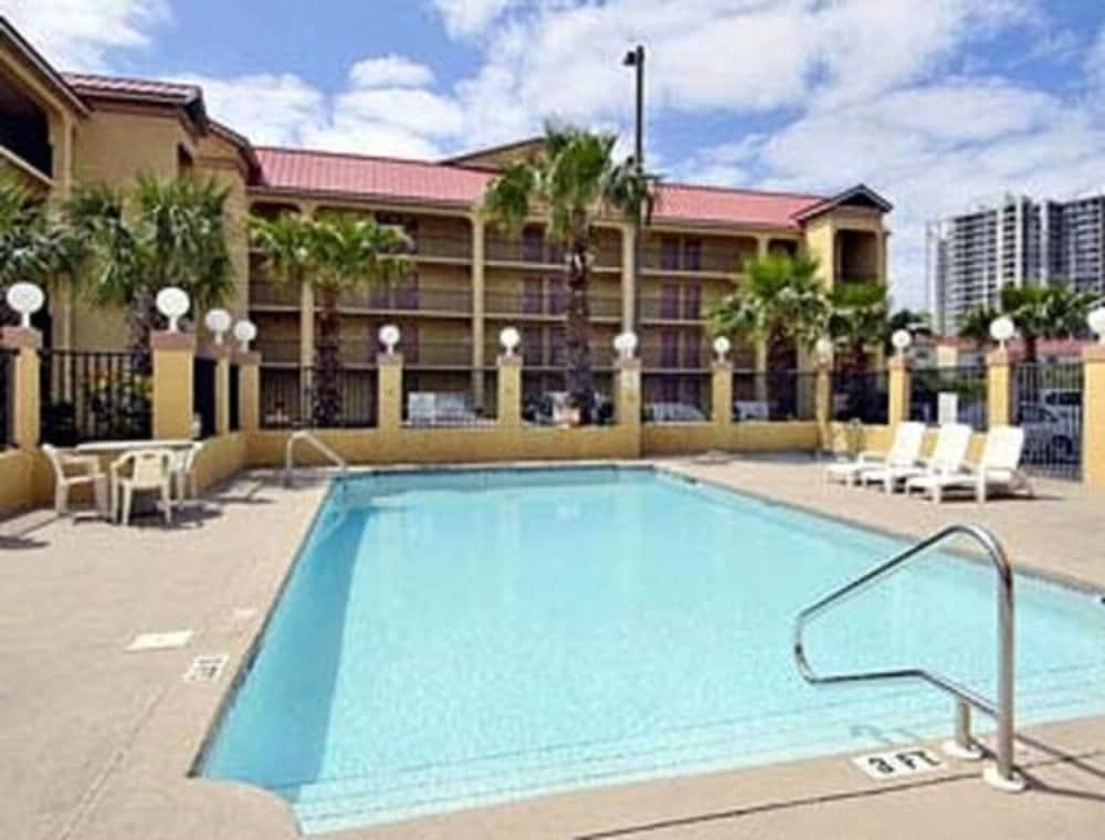 Quality Inn & Suites מיראמר ביץ' מראה חיצוני תמונה