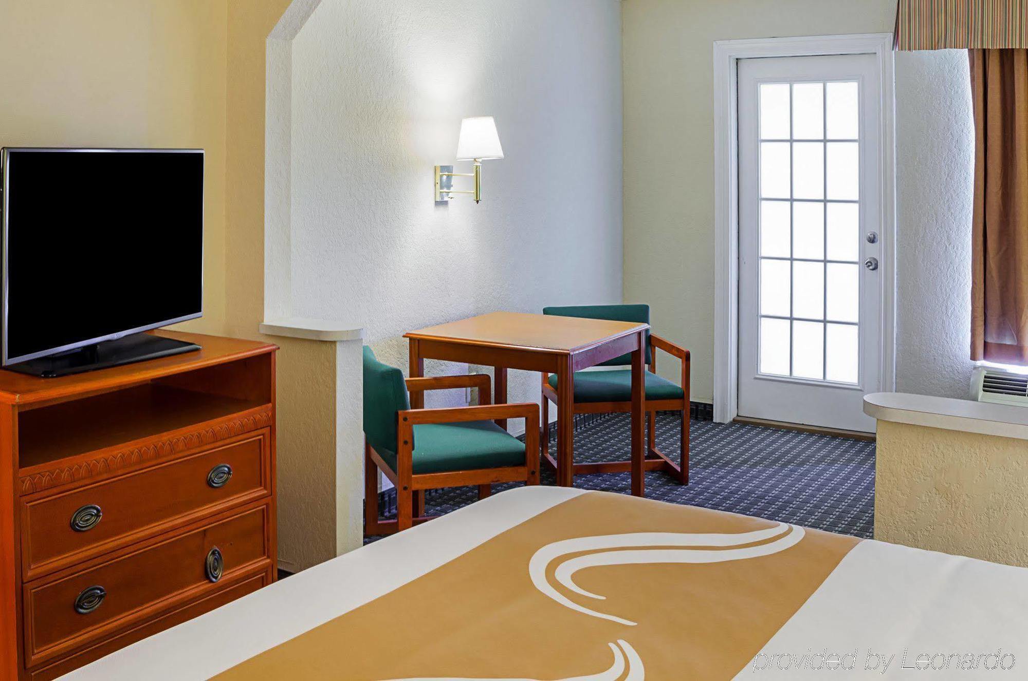Quality Inn & Suites מיראמר ביץ' מראה חיצוני תמונה