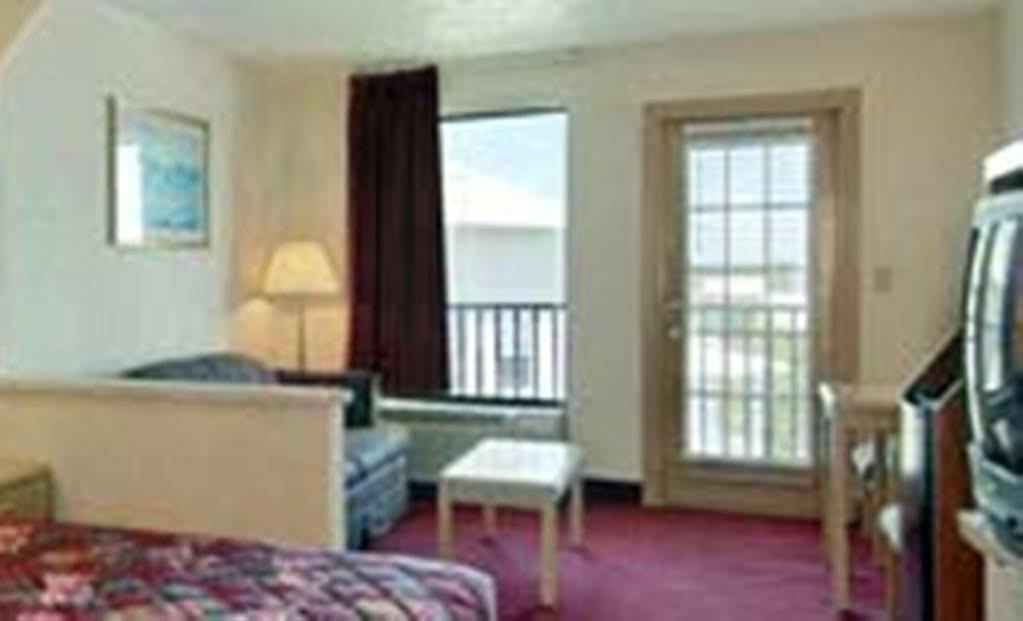 Quality Inn & Suites מיראמר ביץ' מראה חיצוני תמונה