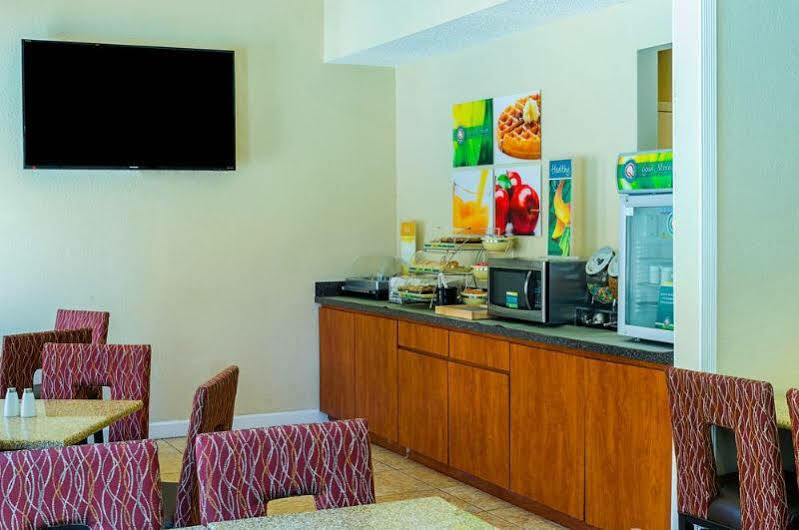 Quality Inn & Suites מיראמר ביץ' מראה חיצוני תמונה