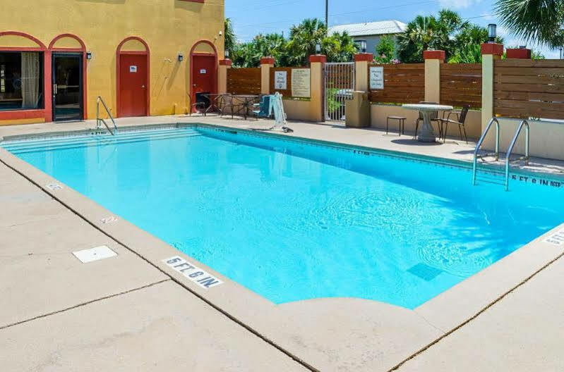 Quality Inn & Suites מיראמר ביץ' מראה חיצוני תמונה